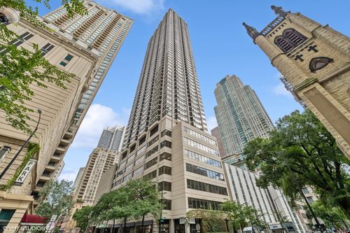 5301-30 E Huron St, Chicago, IL, 60611-4732 | Card Image