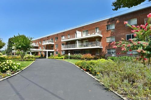 2-a-320 E Shore Rd, Great Neck, NY, 11023-1738 | Card Image