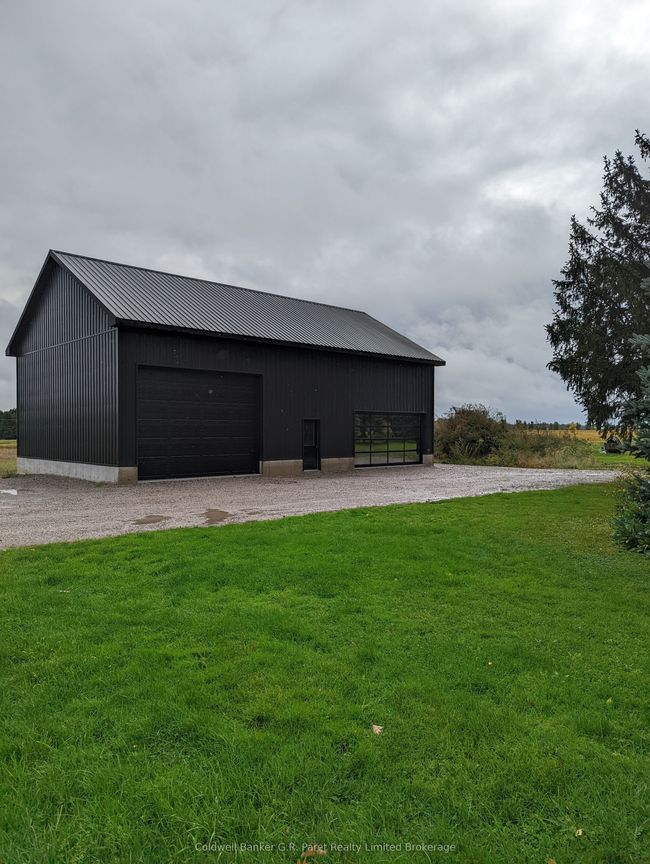 22445 Fairview Rd, House other with 3 bedrooms, 1 bathrooms and 6 parking in Thorndale ON | Image 26