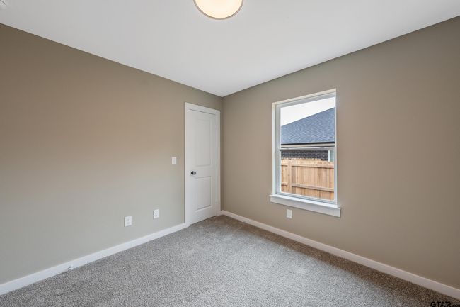16218 Crossing Cir, House other with 3 bedrooms, 2 bathrooms and null parking in Lindale TX | Image 16