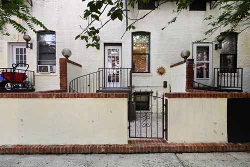 1h-222-224 48th St, Union City, NJ, 07087-6440 | Card Image