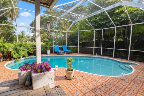 9720 Palmetto Club Ln W, Miami, FL, 33157-1733 | Card Image