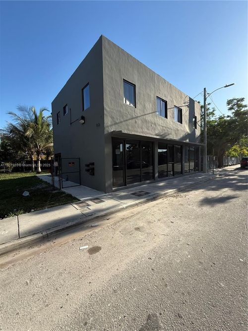 b-214 Nw 11th St, North Miami, FL, 33136-2722 | Card Image