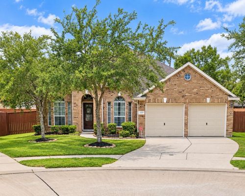 2324 Shadow Falls Ln, Pearland, TX, 77584-3410 | Card Image