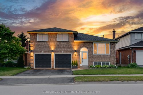 258 Collegiate Dr, Orillia, ON, L3V7S5 | Card Image