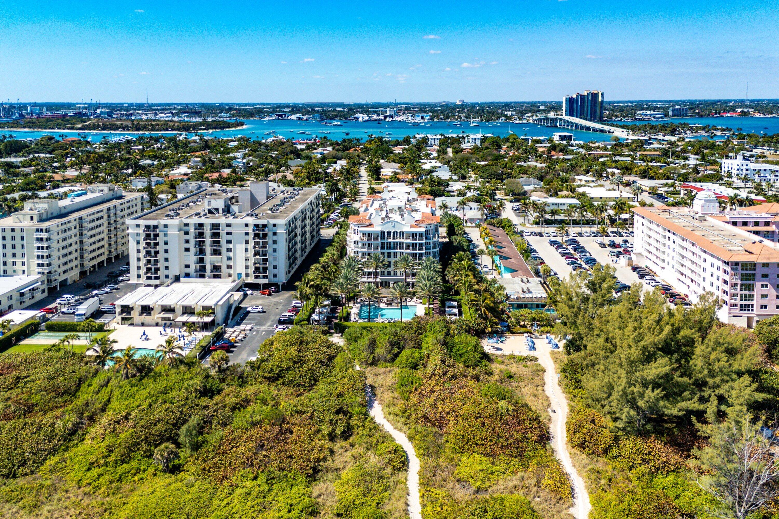 Residential in Palm Beach Shores