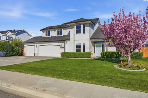 1704 Elmwood Ave, West Richland, WA, 99353-7943 | Card Image