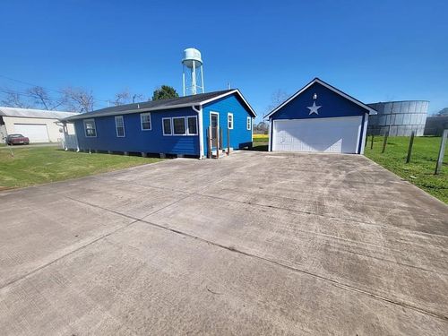 211 Peach St, Sweeny, TX, 77480-3017 | Card Image