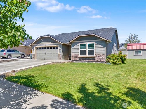 433 S Trillium Way, Moses Lake, WA, 98837-3357 | Card Image