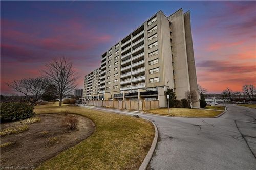602-15 Albright Rd, Hamilton, ON, L8K5J2 | Card Image
