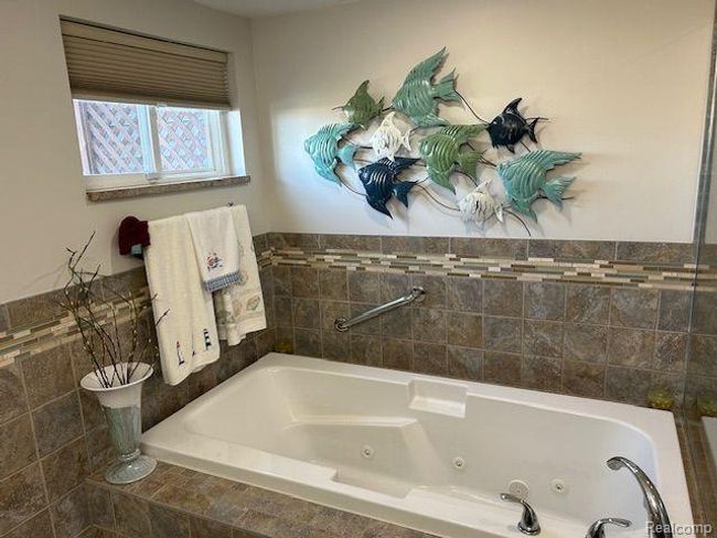 32241 N River Rd, House other with 3 bedrooms, 2 bathrooms and null parking in Harrison Twp MI | Image 26
