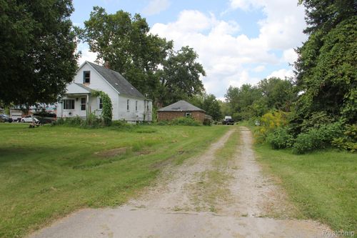 50741 North Ave, Macomb, MI, 48042-4624 | Card Image