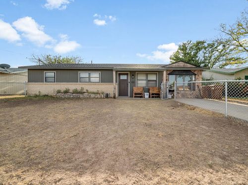 3703 Caroline St, Big Spring, TX, 79720-6809 | Card Image