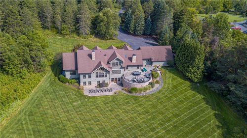 633 W Bloomfield Rd, Pittsford, NY, 14534-9405 | Card Image