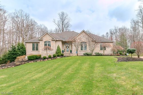 11565 Robin Wood Lane, Chagrin Falls, OH, 44023 | Card Image