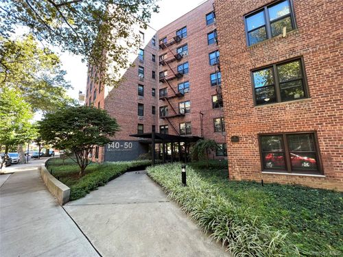 2e-14050 Burden Cres, Jamaica, NY, 11435-2340 | Card Image