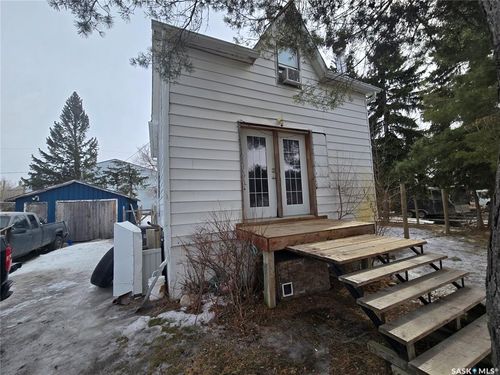 107 Van Horne St, Windthorst, SK, S0G5G0 | Card Image