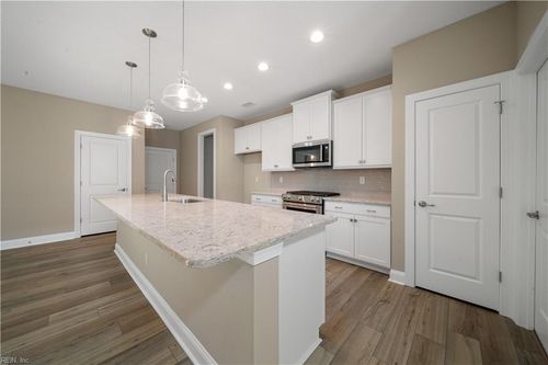 2092 Asher Dr, Suffolk, VA, 23435-3392 | Card Image
