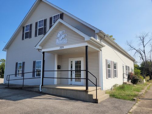 329 Broadway St, Mount Vernon, IL, 62864-5115 | Card Image