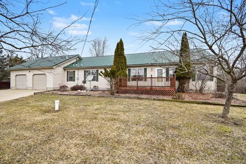 25 E Highwood Road, Hay Township, MI, 48612 | Card Image