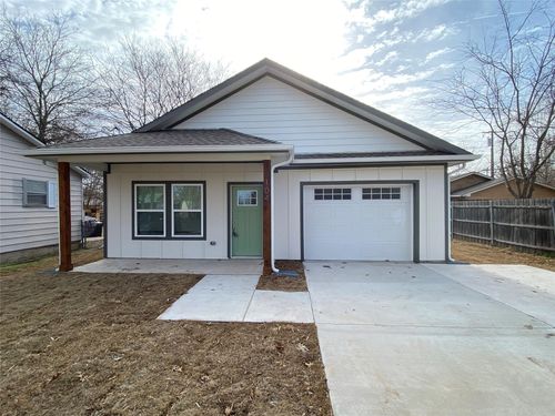 104 E Forest Ave, Sherman, TX, 75090-8811 | Card Image