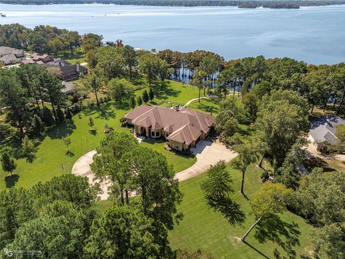 2002 N Cross Dr, Shreveport, LA, 71107-9418 | Card Image