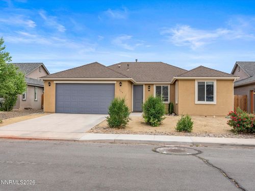 564 Country Hollow Dr, Fernley, NV, 89408-4533 | Card Image