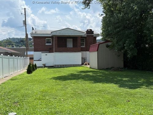 148 5th Ave, South Charleston, WV, 25303-1401 | Card Image