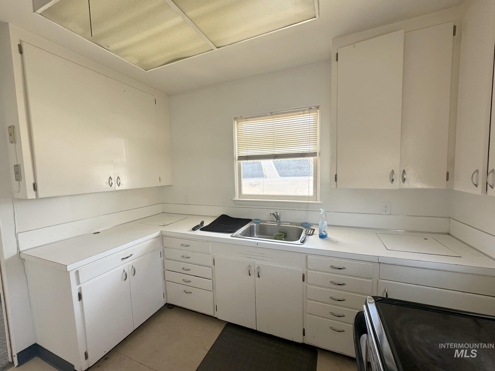 Commercial Sale in Ontario 4