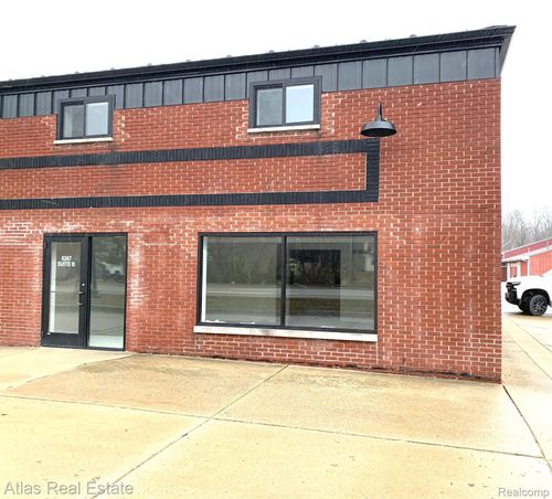 8267 S State Rd, Goodrich, MI, 48438-9717 | Card Image