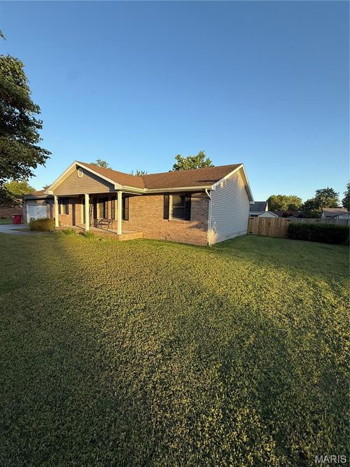 207 Linda Drive, Sikeston, MO, 63801 | Card Image