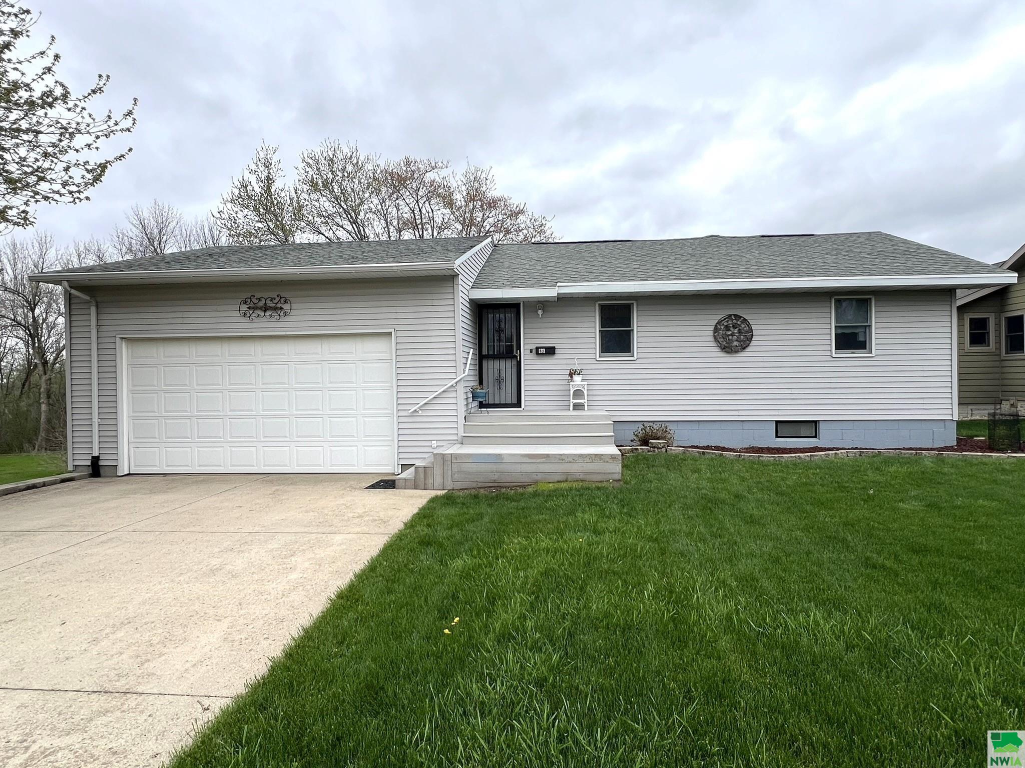 Park Dr, Rock Rapids, IA 51246