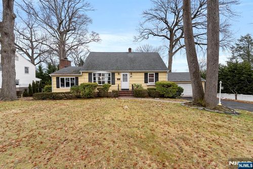 206 10th St, Cresskill, NJ, 07626-1901 | Card Image