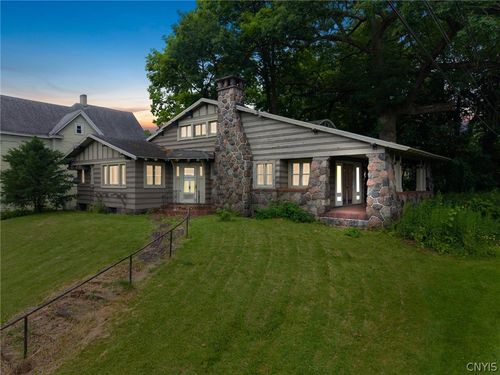 1035 Oak Street, Syracuse, NY, 13203 | Card Image