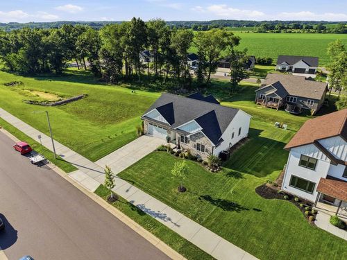 413 Gunderson Dr, PORTAGE, WI, 53901-4001 | Card Image