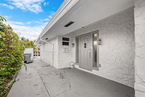 1311 Ne 27th Way, Pompano Beach, FL, 33062-3820 | Card Image