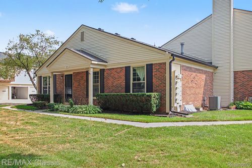 1489 Dover Hl N, Walled Lake, MI, 48390-3118 | Card Image
