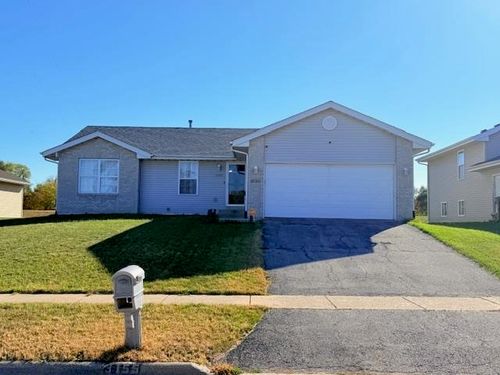 3155 Holiday Dr, Rockford, IL, 61109-2477 | Card Image