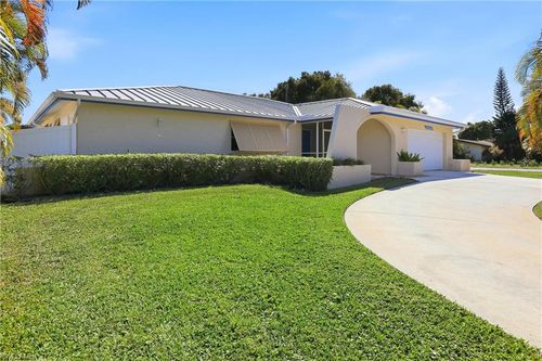 4490 19th Ave Sw, NAPLES, FL, 34116-5808 | Card Image