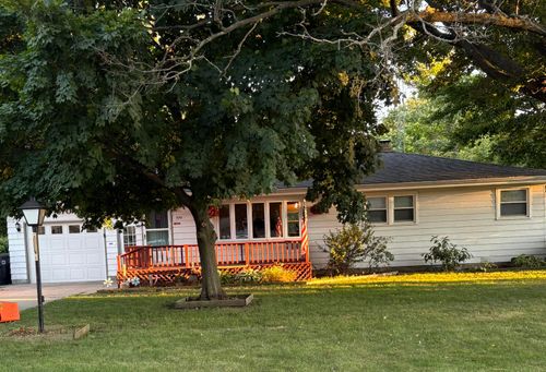 670 Marvin Ave, Saint Joseph, MI, 49085-3624 | Card Image