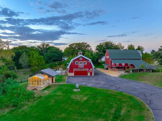 Greenhouse, Custom built garage and Historic barn | Image 75