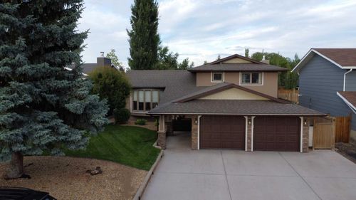 {{alt}} | Card Image