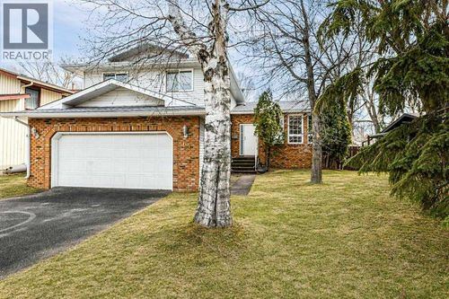 65 Wiltshire Blvd, Red Deer, AB, T4N6L2 | Card Image