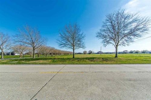1651 Savanne Rd, Houma, LA, 70360-8907 | Card Image