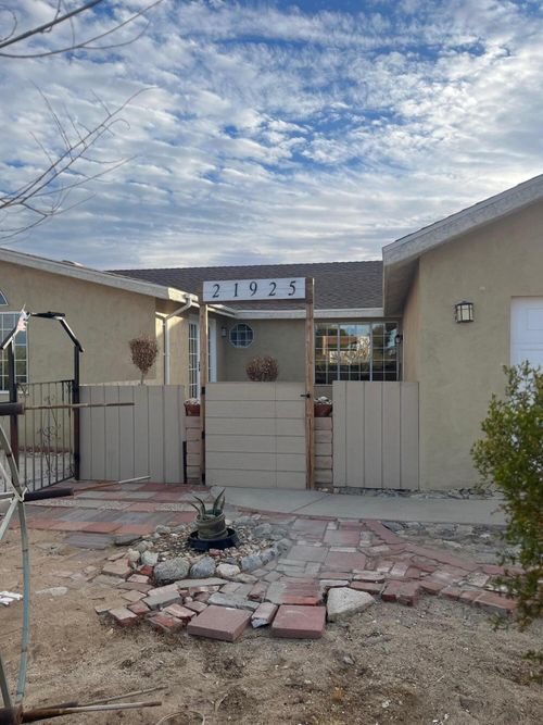 21925 Fort Tejon Rd, Llano, CA, 93544-1432 | Card Image