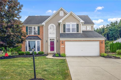 6051 Triple Crown Dr, Medina, OH, 44256-7475 | Card Image