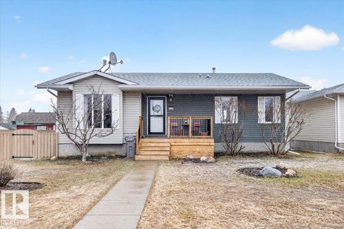 5208 55 Ave, Mundare, AB, T0B3H0 | Card Image