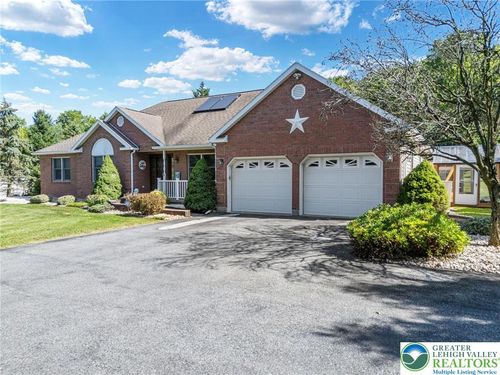 4595 N Church St, Whitehall, PA, 18052-1002 | Card Image