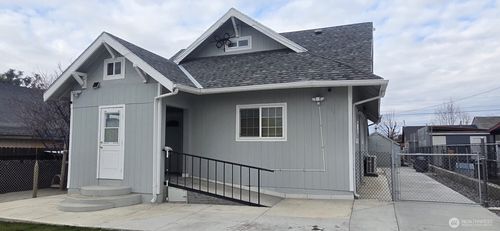 245 E Cedar St, Othello, WA, 99344-1025 | Card Image