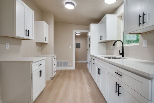 2406 White Oak Trl, Granbury, TX, 76048-2738 | Card Image